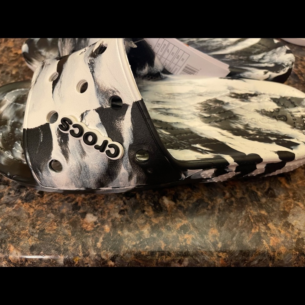 New marbled crocs slides - Picture 5 of 6
